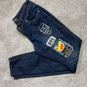 Dereon Dark Blue Distressed Jeans with Patchwork